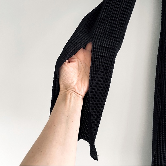 Flowy High Low Long Sleeve Tunic with Tie Up Chinese Keyhole Collar at the Back - Picture 13 of 16